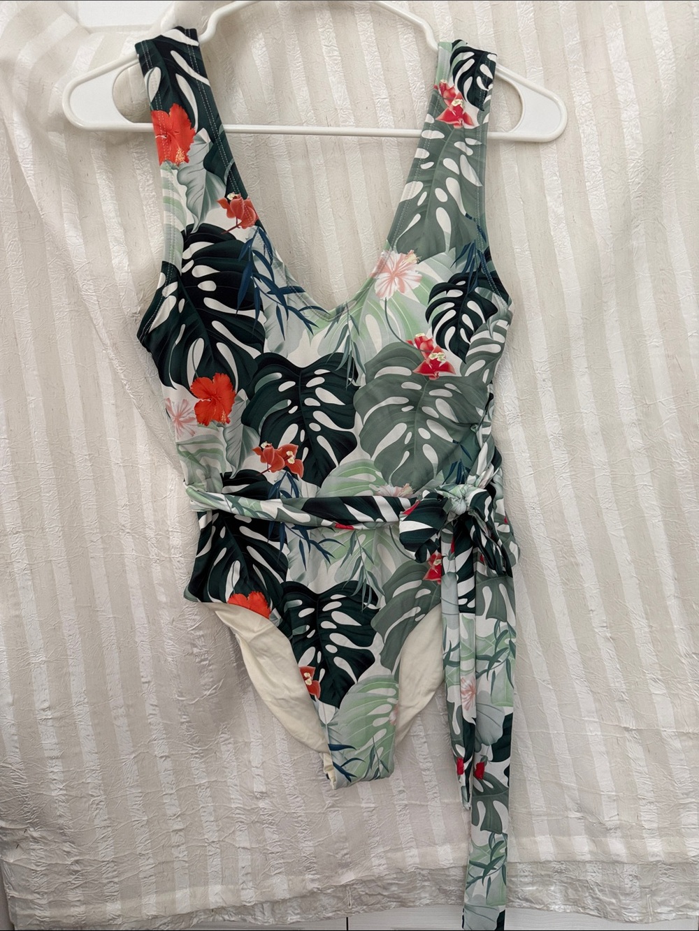 Toluca Tropical Leaf & Floral One-Piece Swimsuit in Green & Red- Size Medium NWT